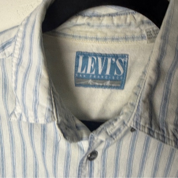 Vintage 90's Levi's Classic Blue and White Striped Casual Shirt button down - Picture 4 of 9